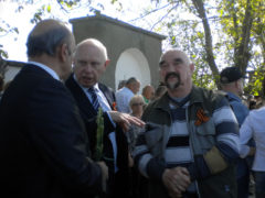 memorial-02