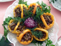 Корзинка с грибами