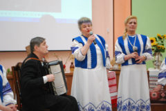 Солистка хора